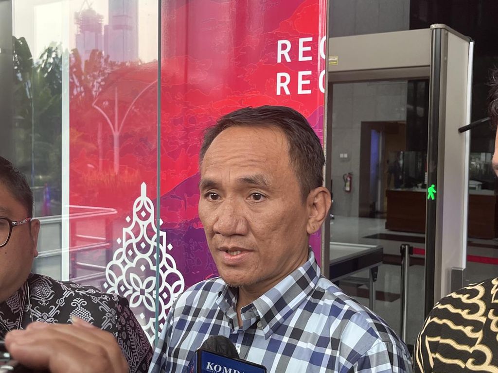 Ternyata Andi Arief Belum Tuntas Diperiksa, KPK Jadwalkan Ulang